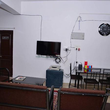 Tranquil Hospitality Hotel Бхубанешвар Екстериор снимка