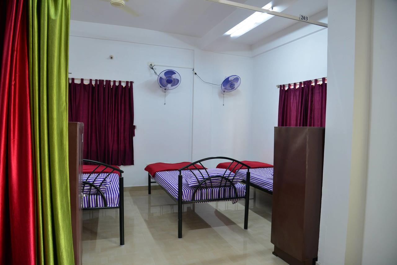 Tranquil Hospitality Hotel Бхубанешвар Екстериор снимка