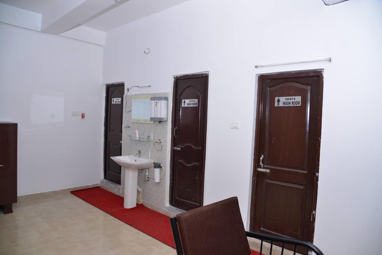 Tranquil Hospitality Hotel Бхубанешвар Екстериор снимка