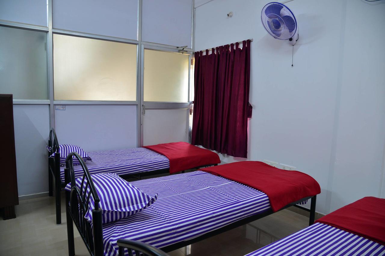 Tranquil Hospitality Hotel Бхубанешвар Екстериор снимка