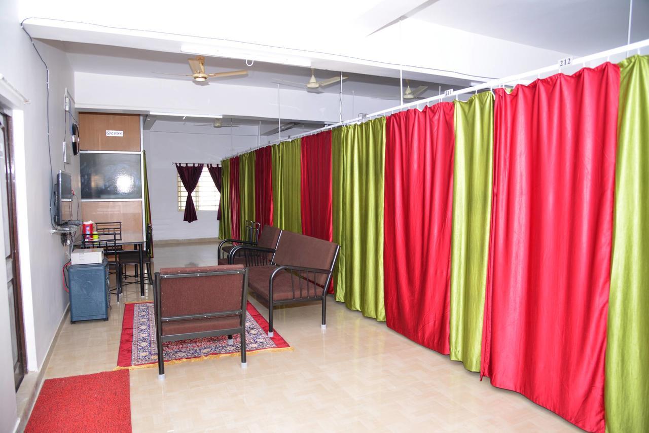 Tranquil Hospitality Hotel Бхубанешвар Екстериор снимка