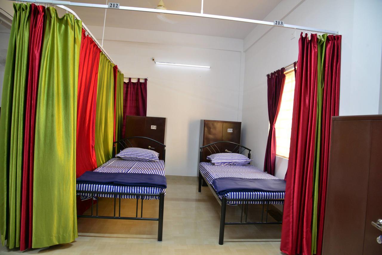 Tranquil Hospitality Hotel Бхубанешвар Екстериор снимка
