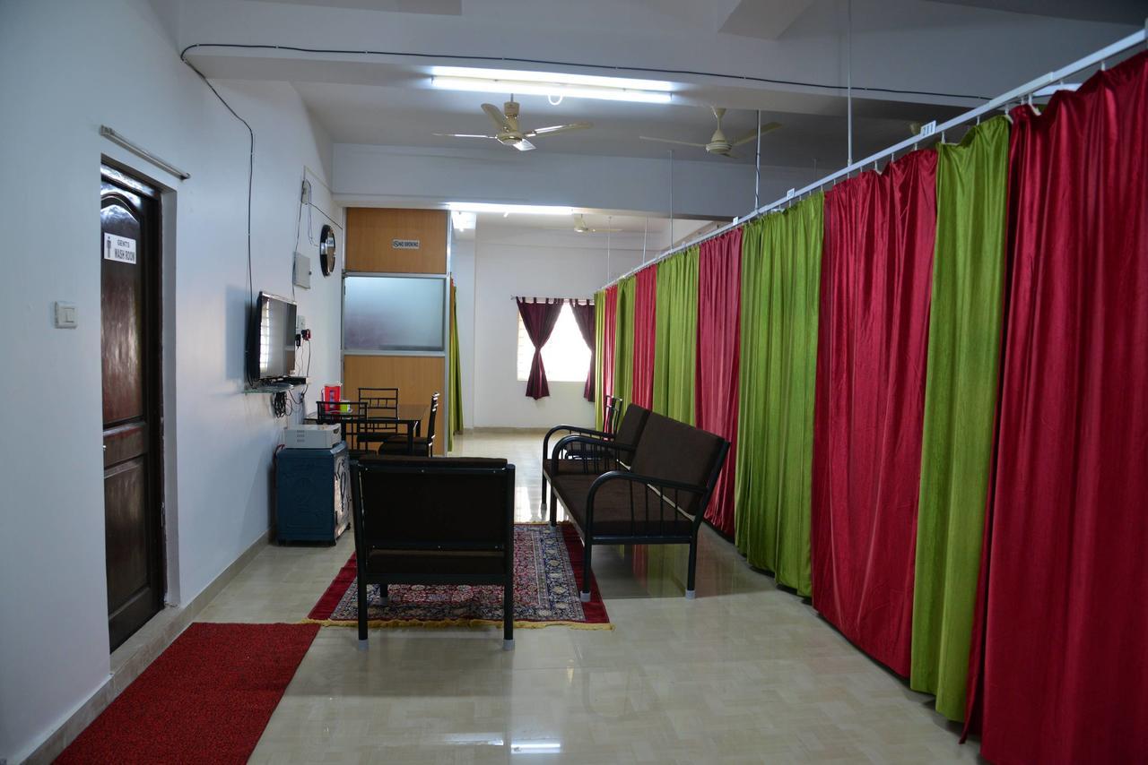 Tranquil Hospitality Hotel Бхубанешвар Екстериор снимка