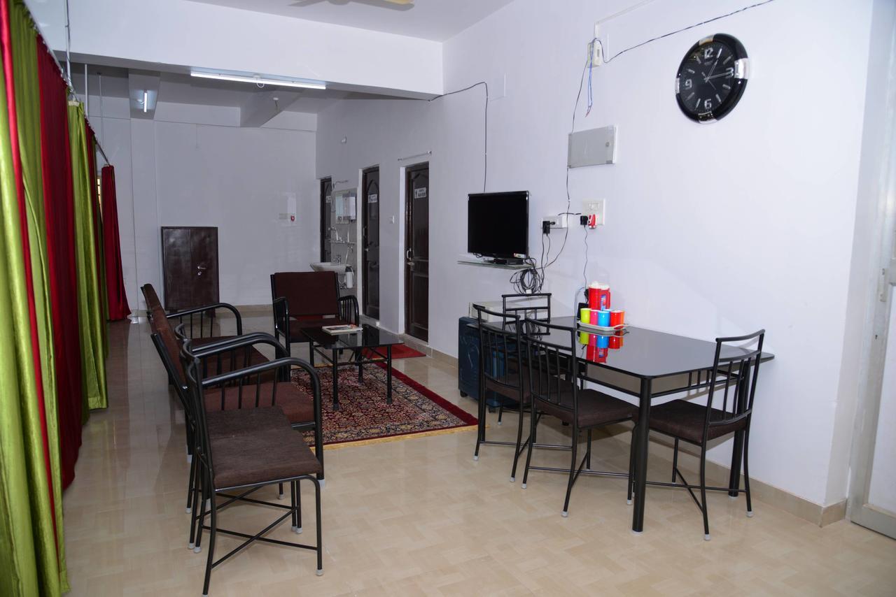 Tranquil Hospitality Hotel Бхубанешвар Екстериор снимка